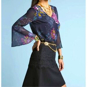 Cabi Womens Olivia Blouse Black Floral Chiffon Bell Sleeve V-Neck #3506 XL